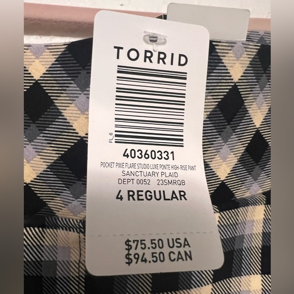 Torrid Pocket Pixie Flare Studio Lux Ponte High Rise Pants, BNWT, Size 4 - Picture 4 of 7